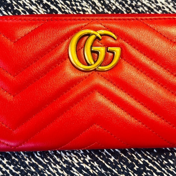 Gucci wallet NEW